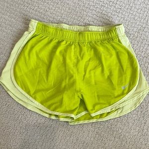 Women’s M Dri-Fit Shorts
